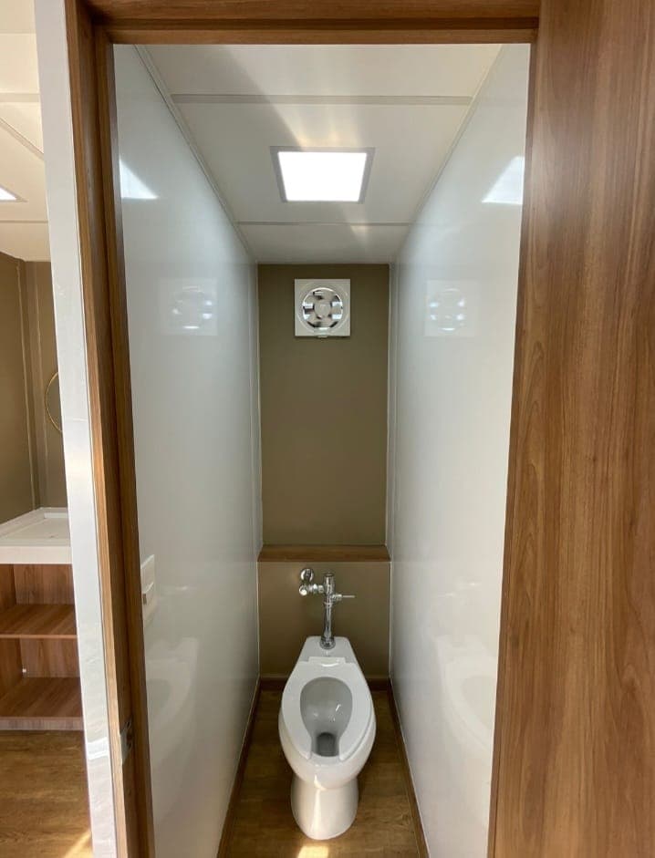 Cabina de WC de porcelana