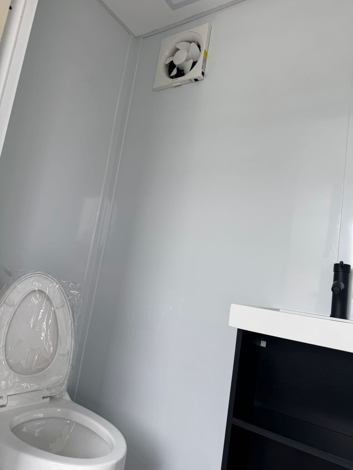 Sanitario integrado — WC y lavabo